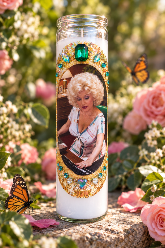 Dolly Does It All Candle